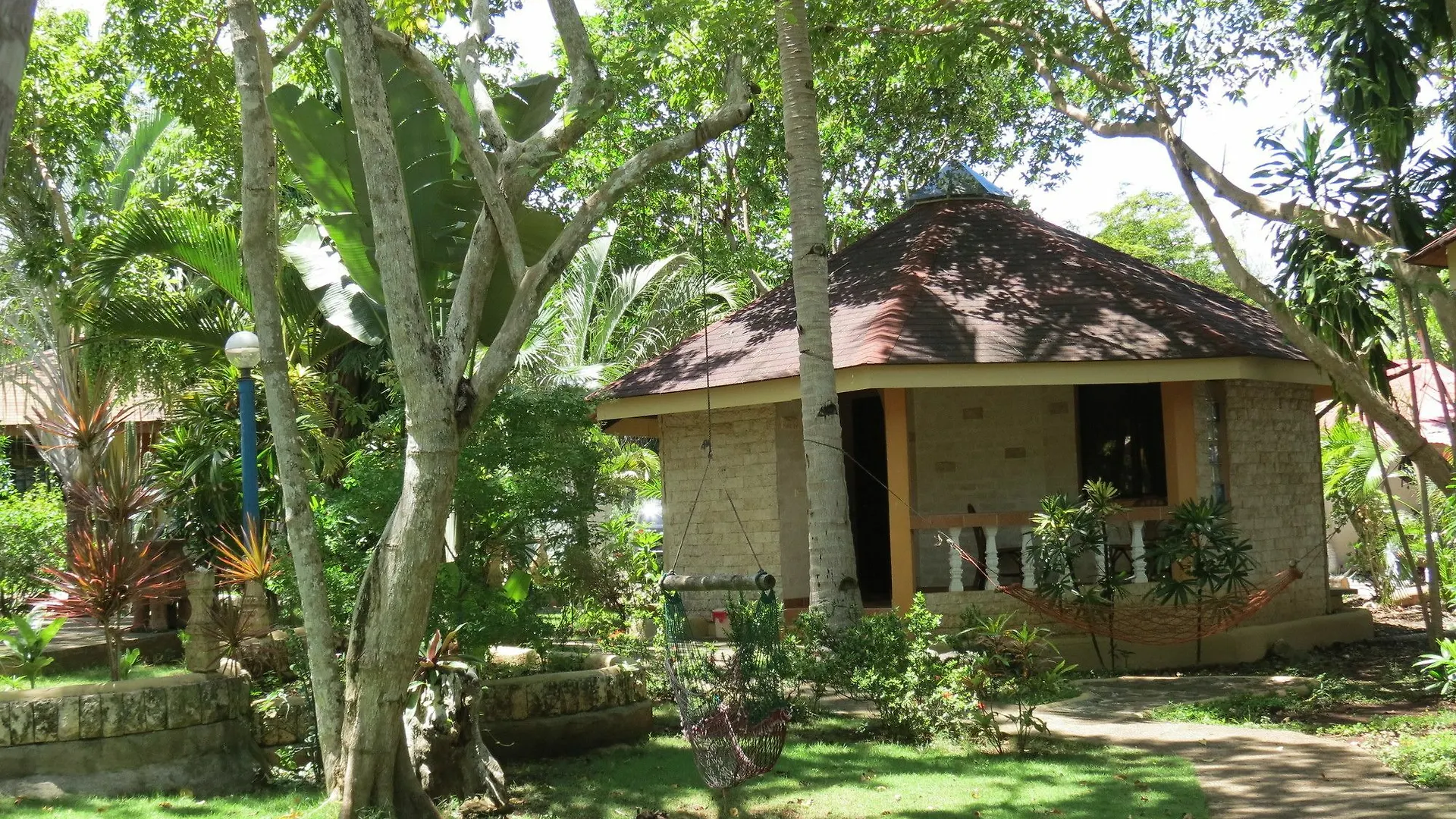 ***  Alonaland Resort Apartelle Panglao Philippines