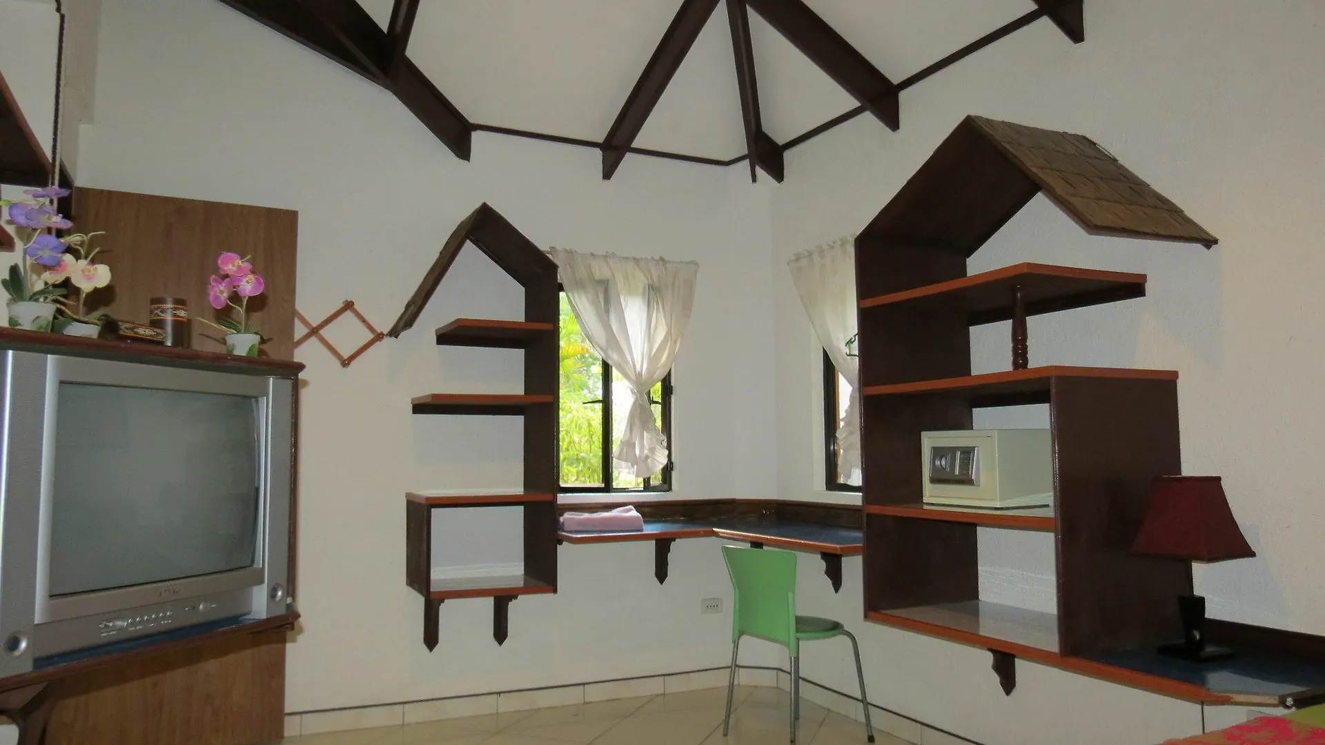 Alonaland Resort Apartelle Panglao