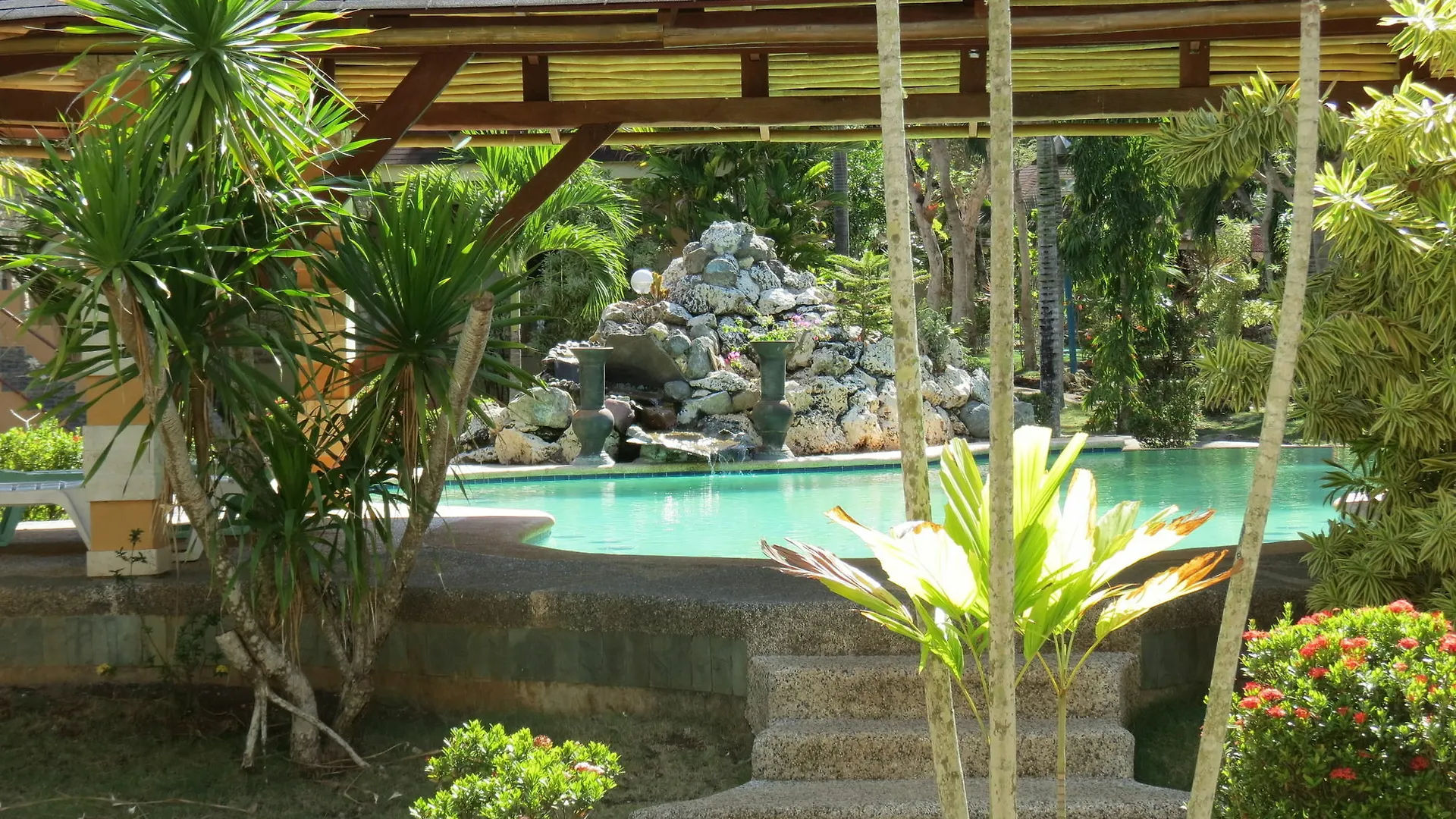 Alonaland Resort Apartelle Panglao