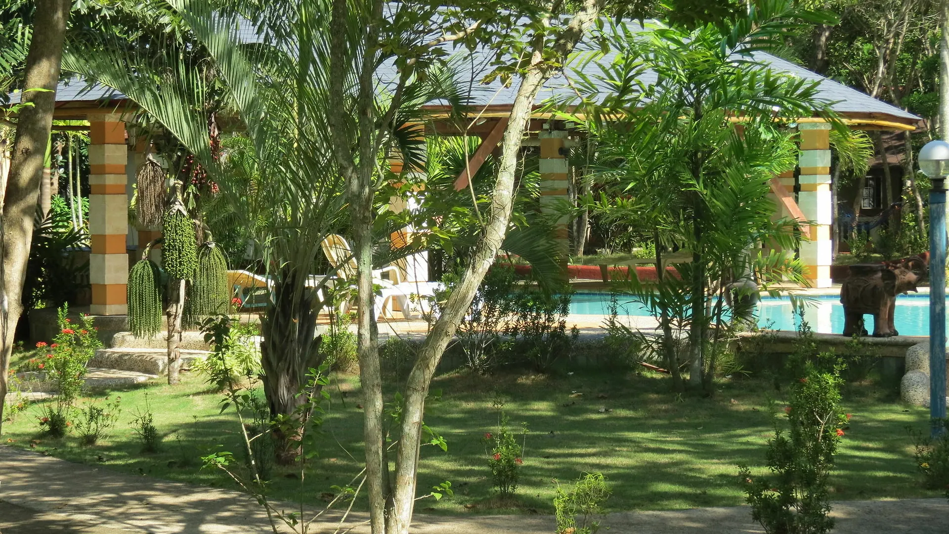 Alonaland Resort Apartelle Panglao