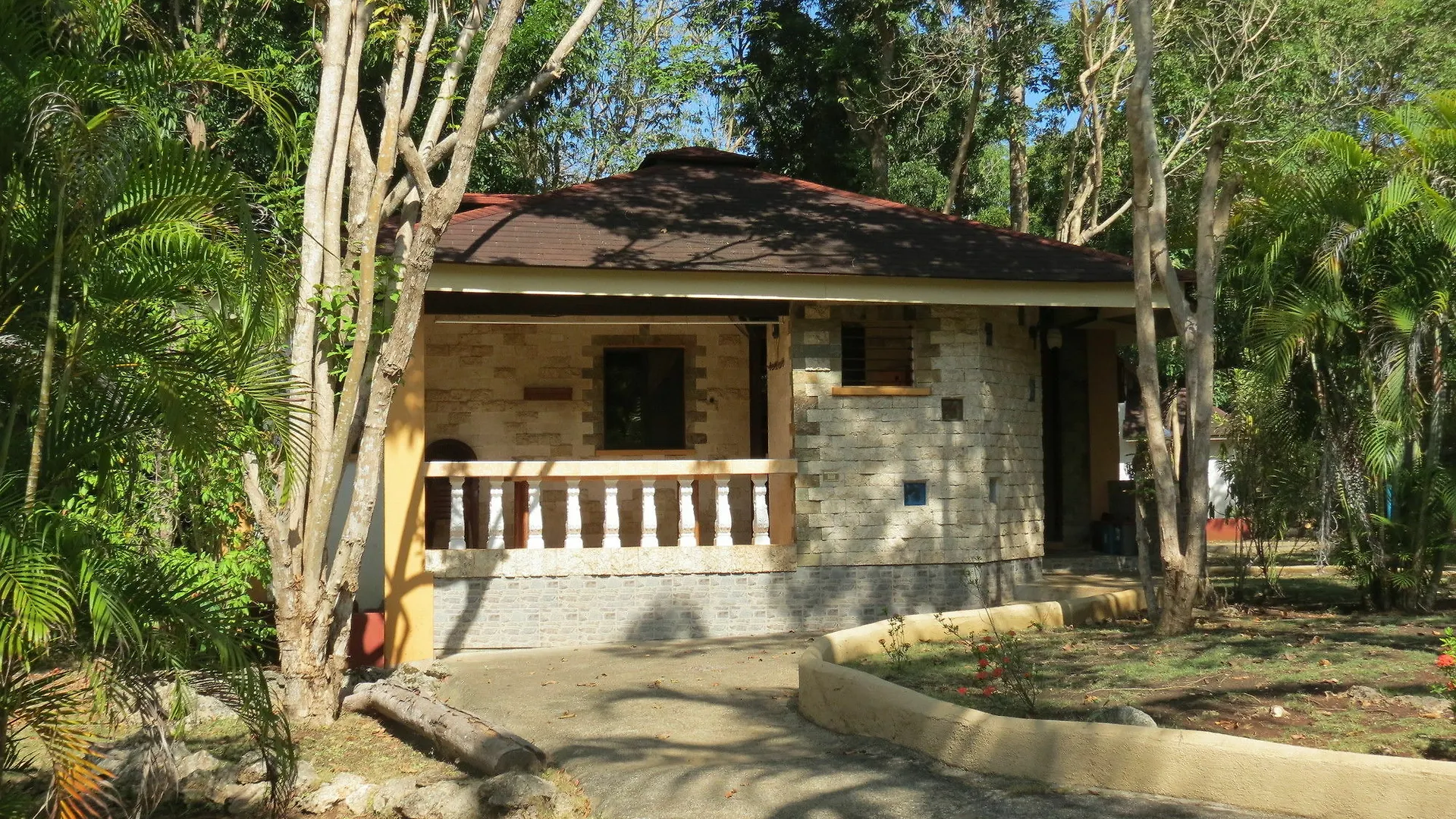 Alonaland Resort Apartelle Panglao