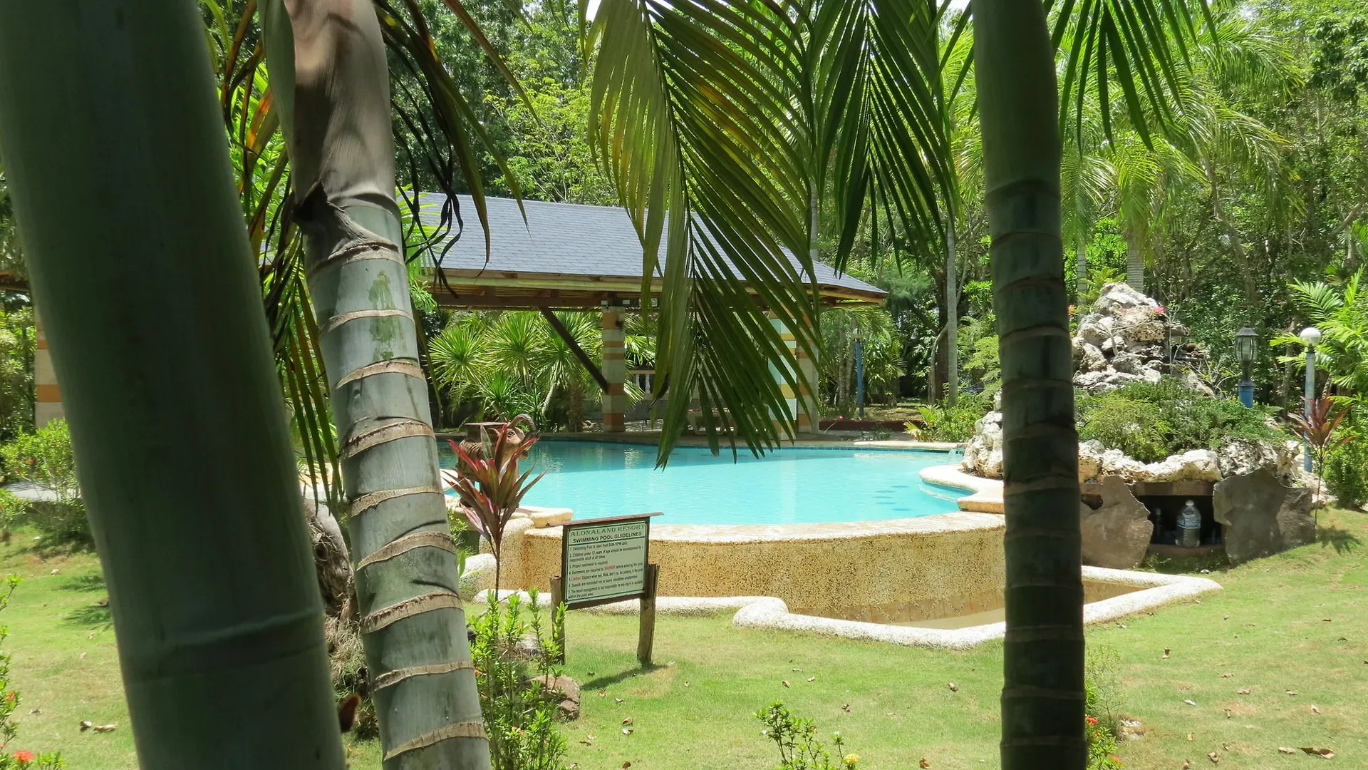 Alonaland Resort Apartelle Panglao