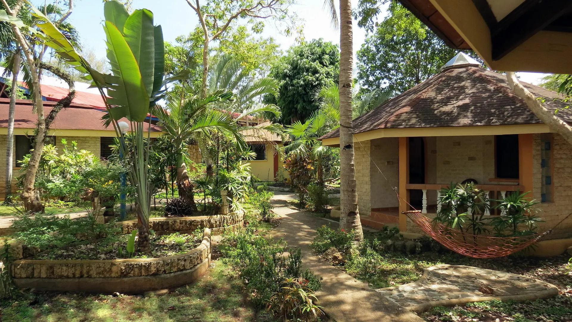 Alonaland Resort Apartelle Panglao 3*, Tawala (Panglao) Philippines