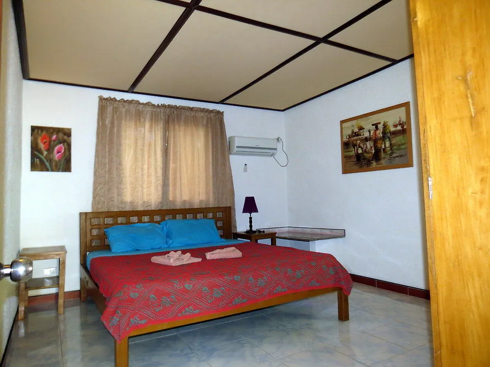 Alonaland Resort Apartelle Panglao 3*, Tawala (Panglao)