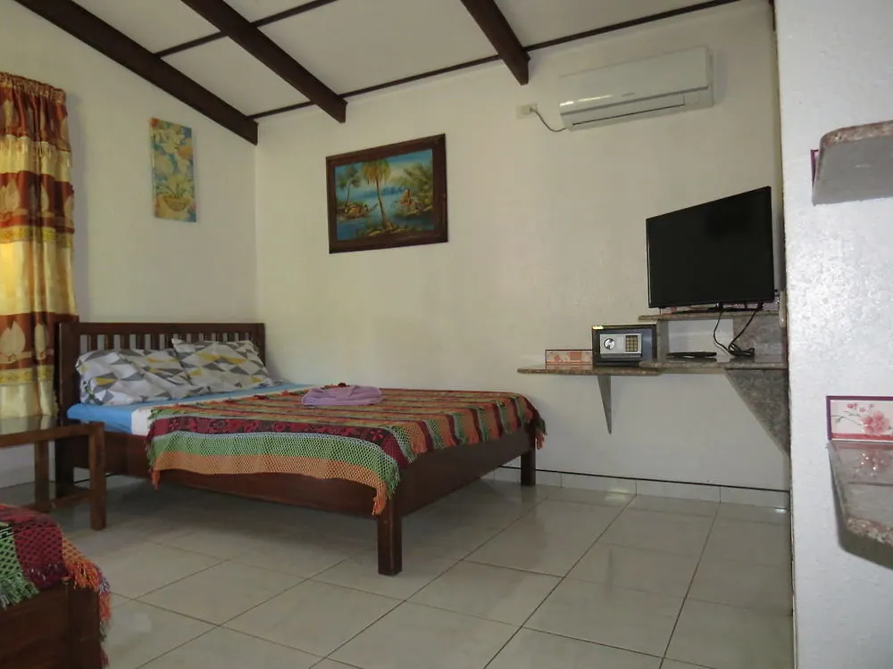 Alonaland Resort Apartelle Panglao