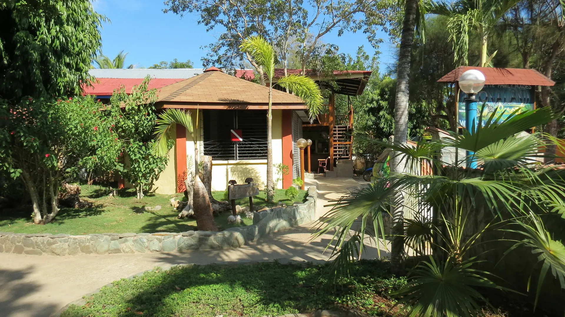 Alonaland Resort Apartelle Panglao