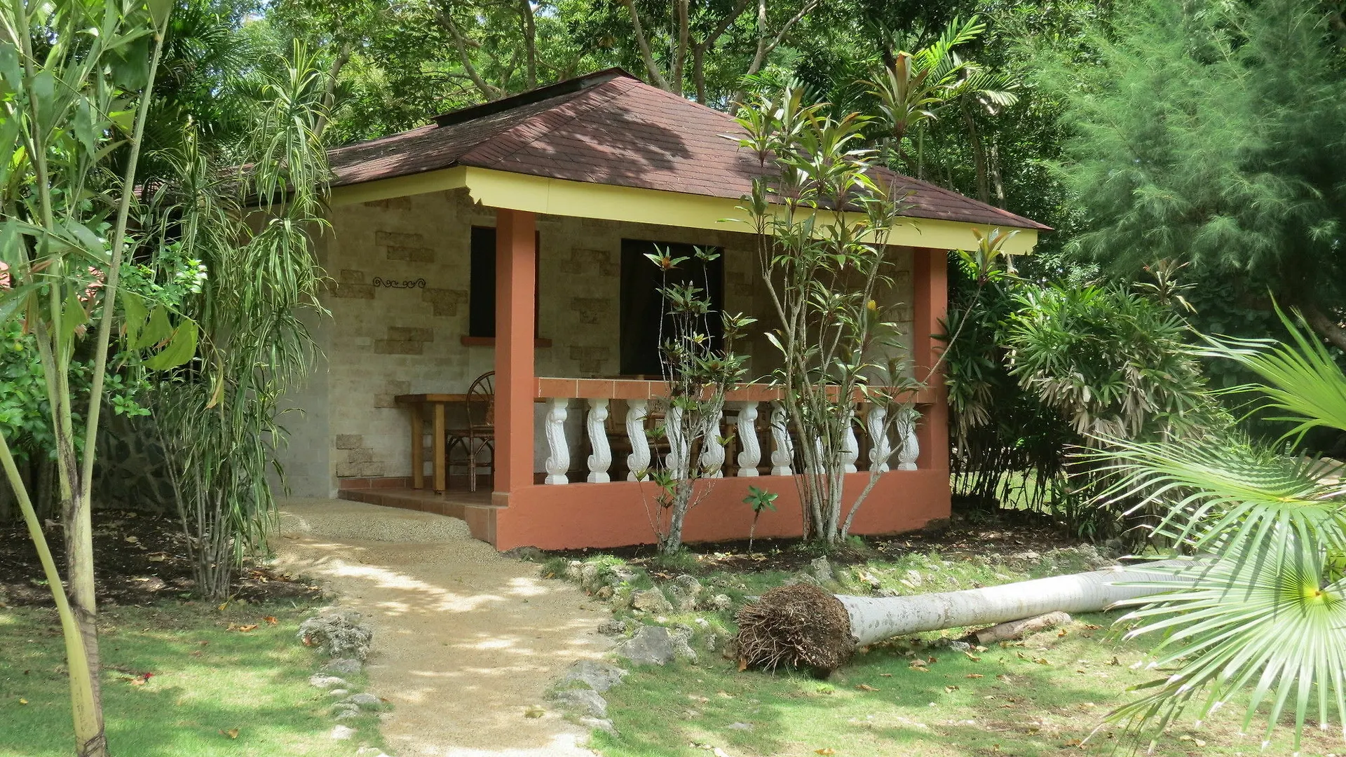 Alonaland Resort Apartelle Panglao
