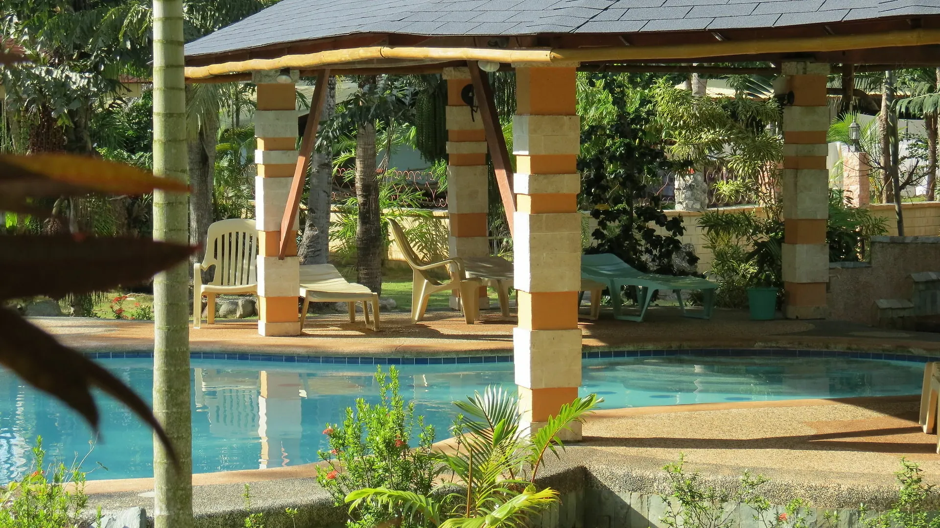 Alonaland Resort Apartelle Panglao  Tawala (Panglao)