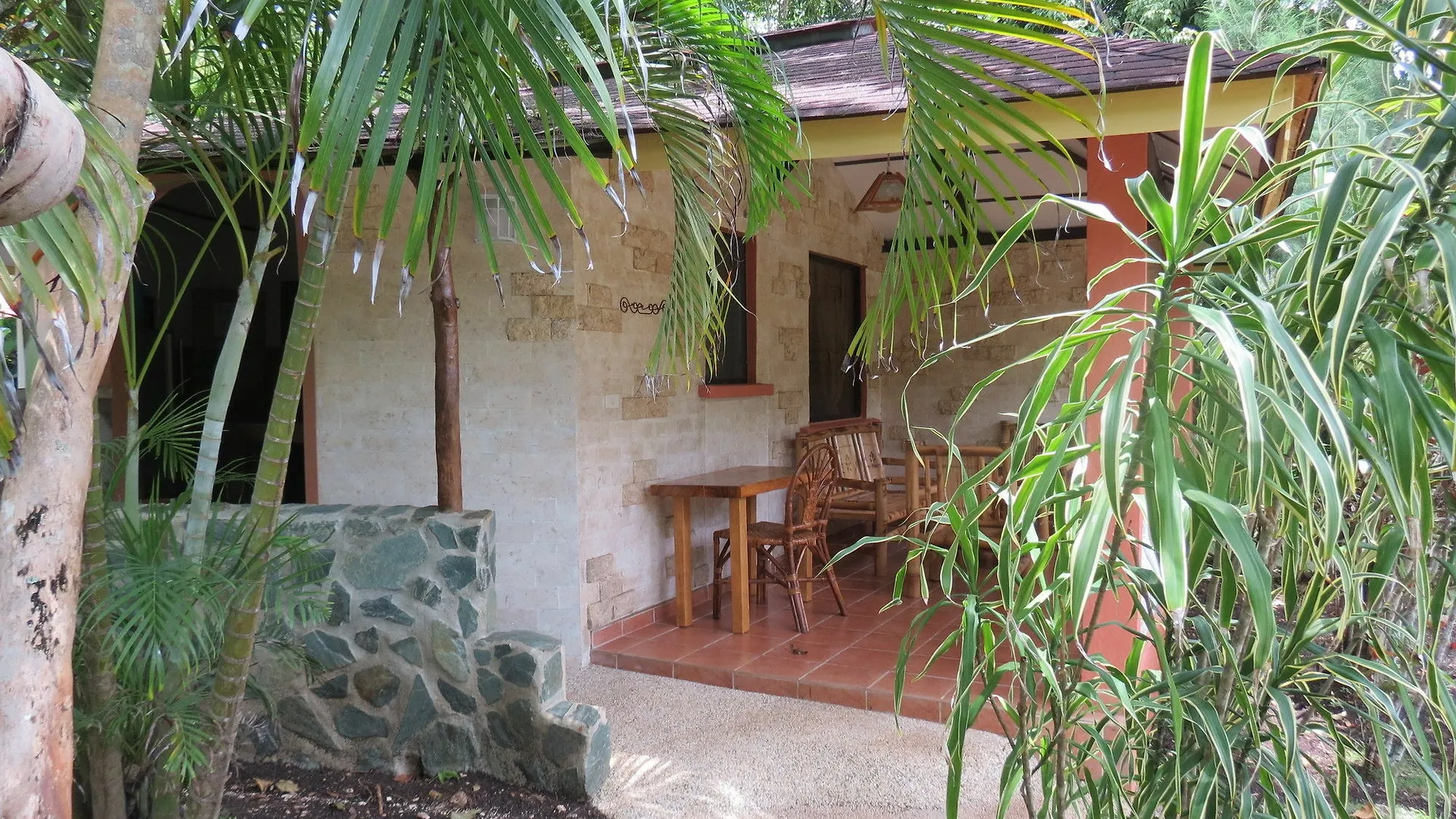 ***  Alonaland Resort Apartelle Panglao Philippines