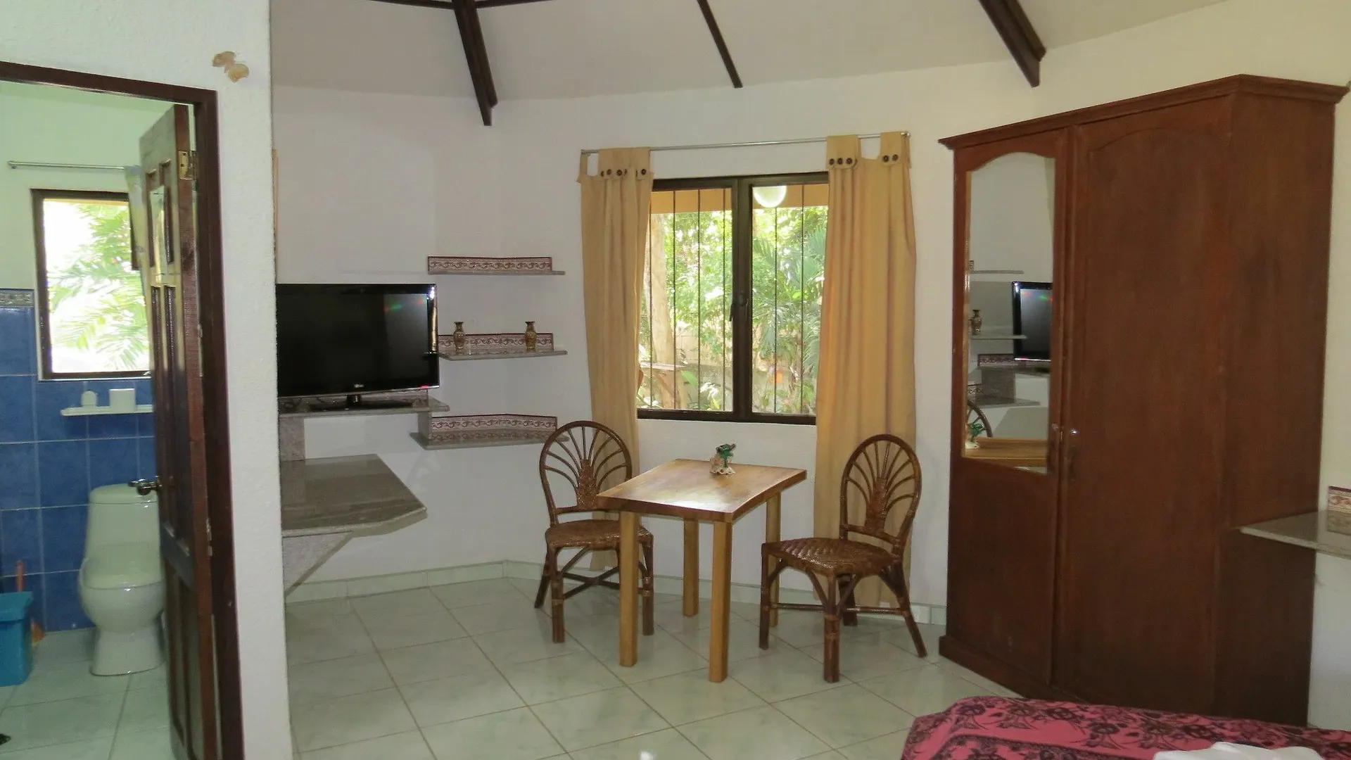 Alonaland Resort Apartelle Panglao