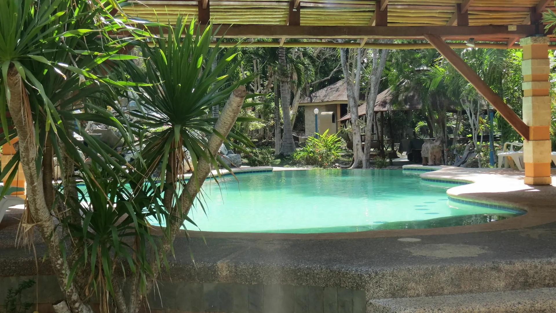 ***  Alonaland Resort Apartelle Panglao Philippines