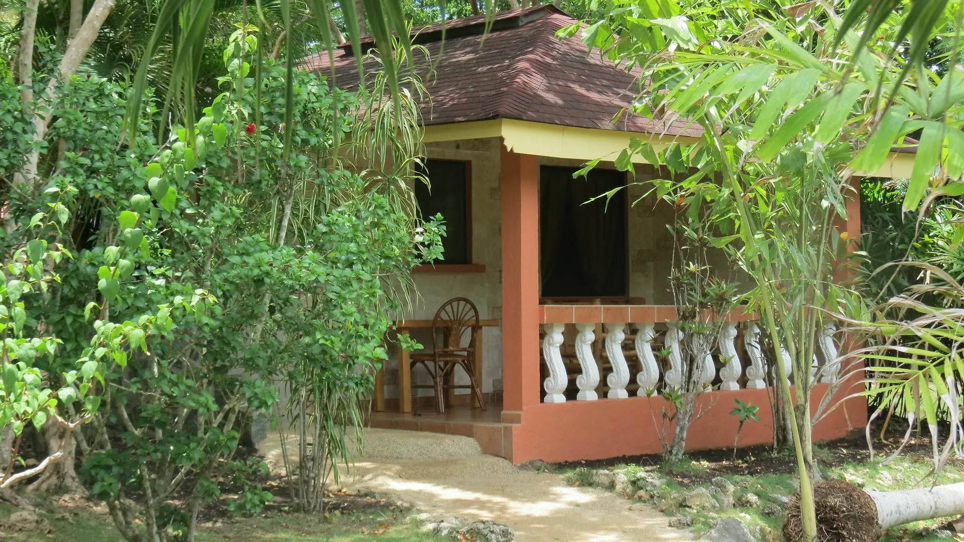 Alonaland Resort Apartelle Panglao Tawala (Panglao)